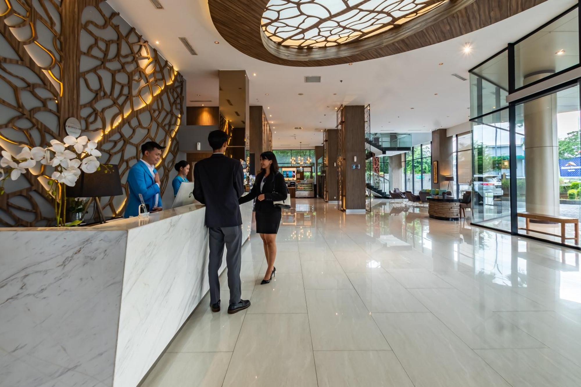 Hotel Ayola Lippo Cikarang Exterior photo